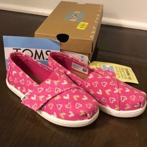 TOMS - Tiny Classic Glitter Hearts - Fuchsia Sz 11